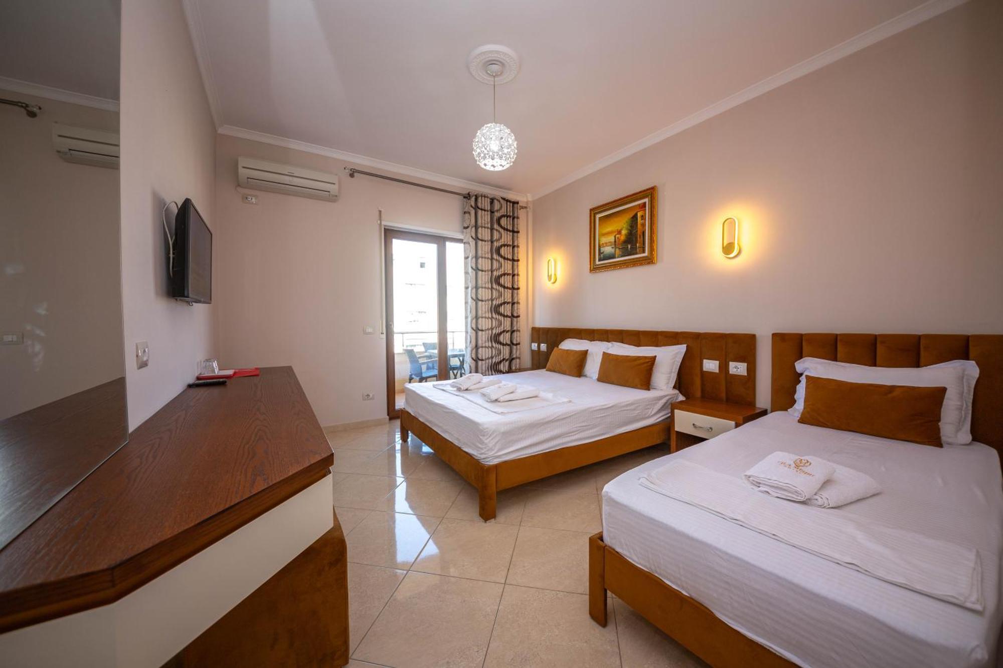 Hotel Vila Misiri Durrës Exterior foto